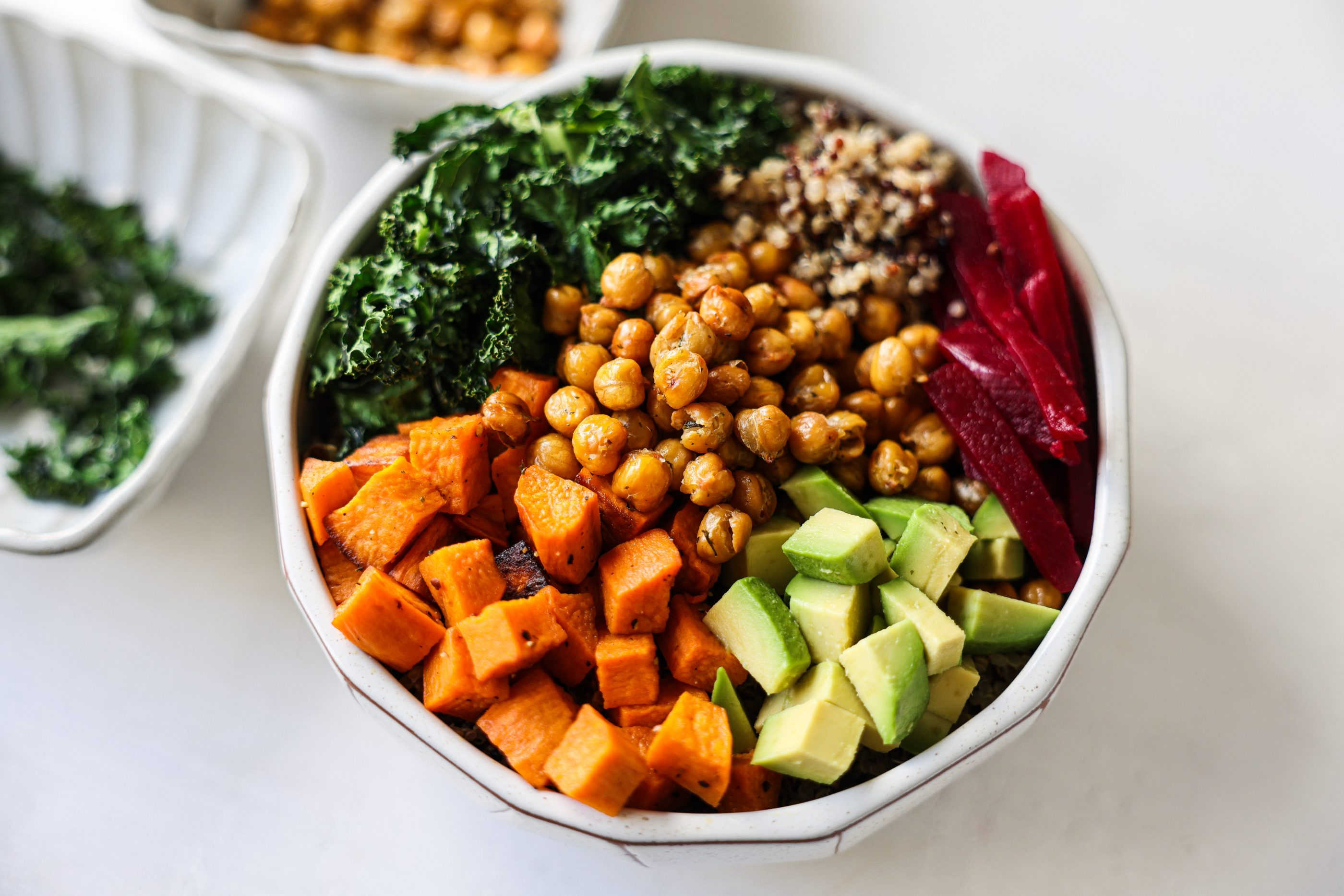 Colourful bowl with beans and quinoa